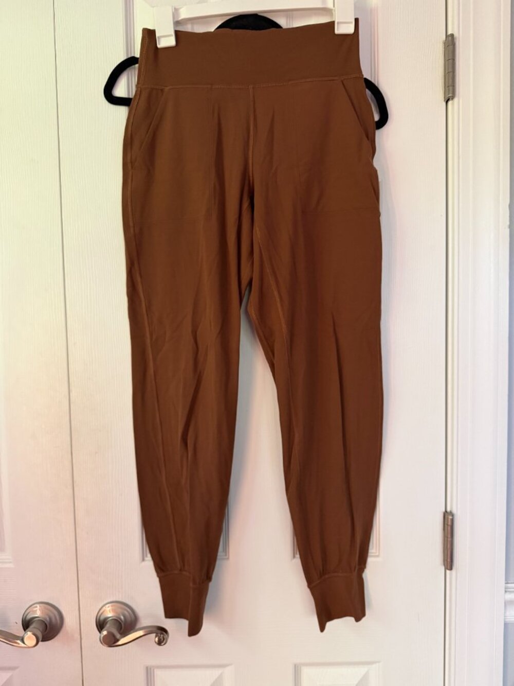 Lululemon Activewear Joggers in Brown Size 6 REAL